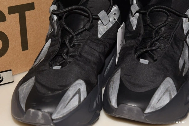 MNVN Triple Adidas 700 Black Yeezy FV4440 Boost 1212